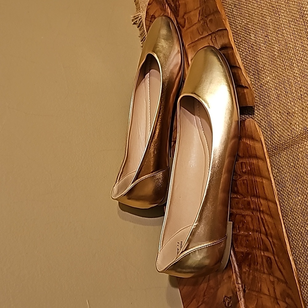 Rose gold Kavn ballet flats sz 7.5